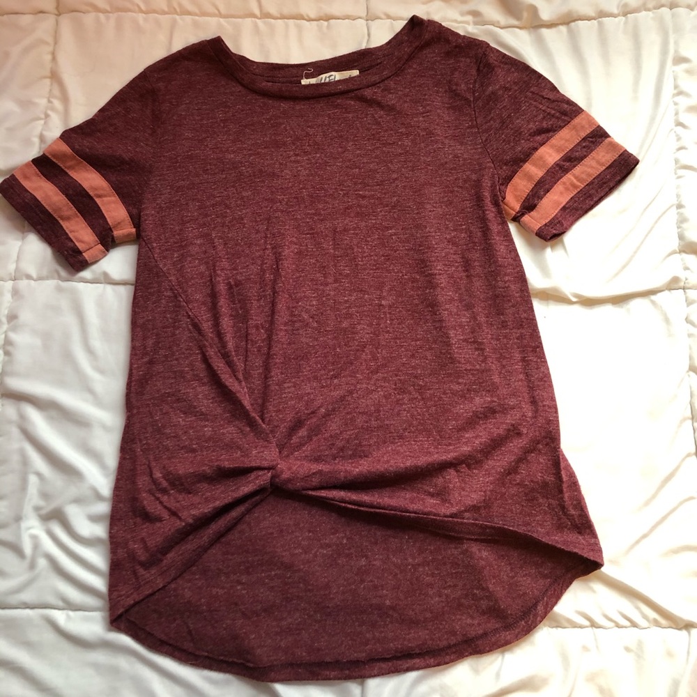 Tee shirt with tie on bottom